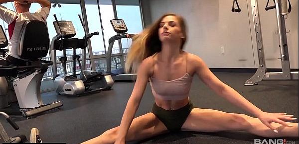  Sydney Cole Peek of her pussy in the gym